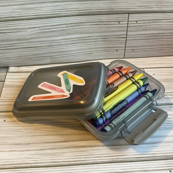 Crayon Box with 24 count New Crayons - Picture 3 of 3